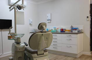 Just Dentures - Dentist in Melbourne 7