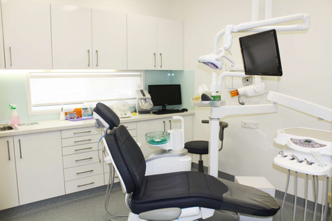 Deepwater Dental & Implant Centre - Dentist in Melbourne 4