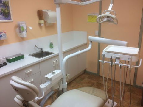 Currie Street Denture Clinic - Dentist in Melbourne 1