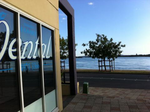 Paez Ricardo Dentist - Dentist in Melbourne 1